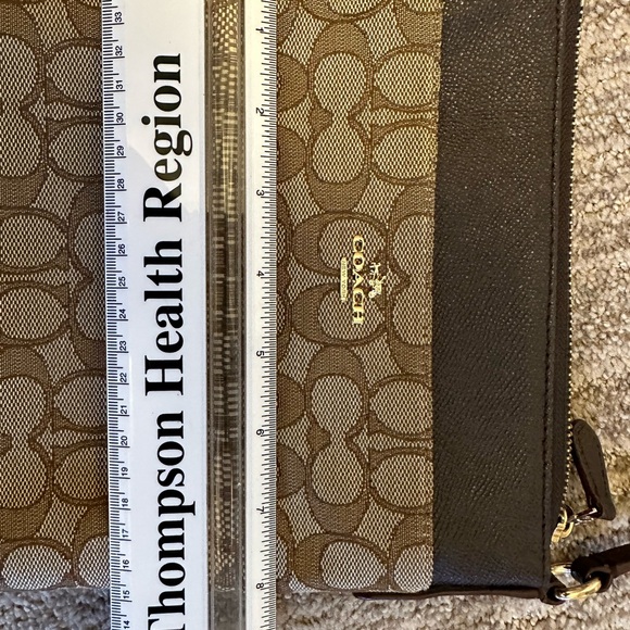 Coach Crossbody - Picture 4 of 4